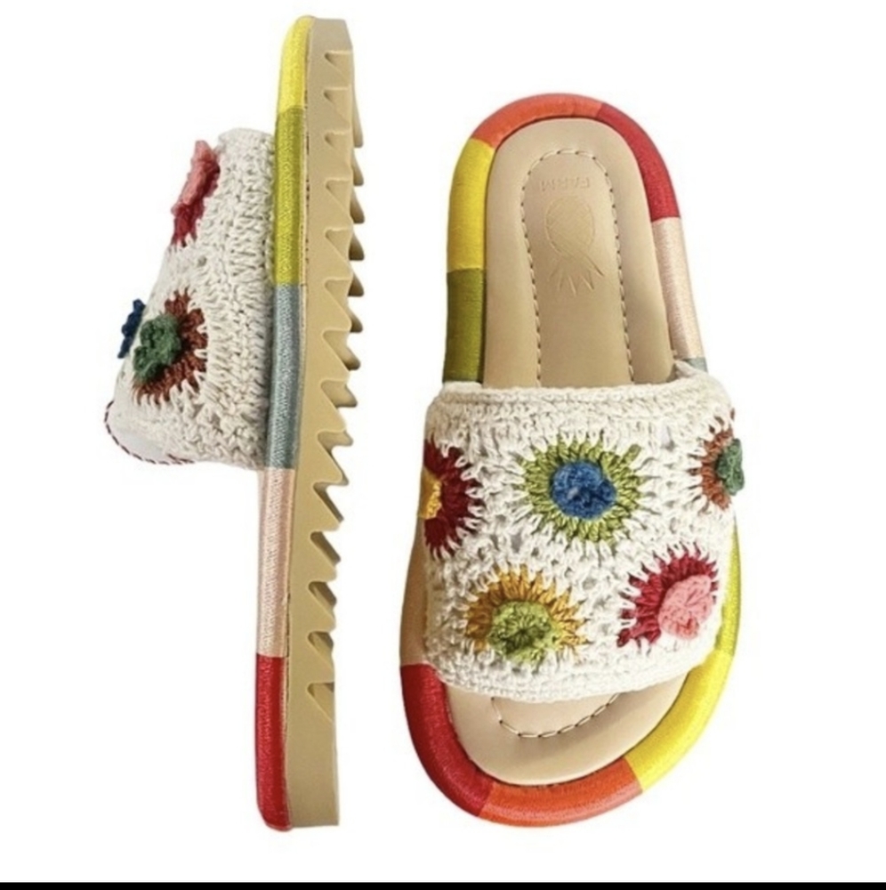 💚🌈🌸Farm Rio Crochet Slides - Picture 2 of 16